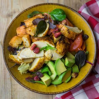 Ensalada de pollo y aguacate