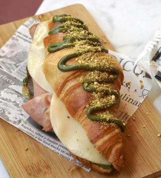 Croissant De Pistacho