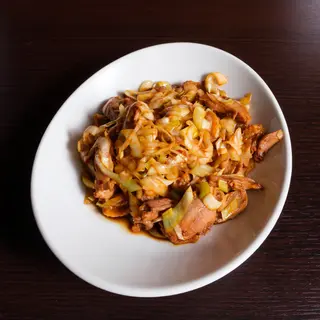 41A) Anatra saltata con porro e peperoncino