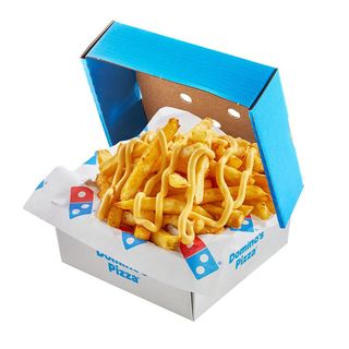 Frytki Box z sosem serowym