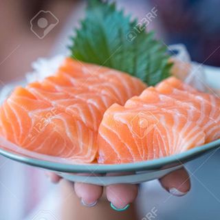 T-11 sashimi salmon 8 pcs