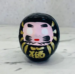 Daruma Pequeño Negro - Protección