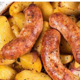 Salsiccia con patate al forno 