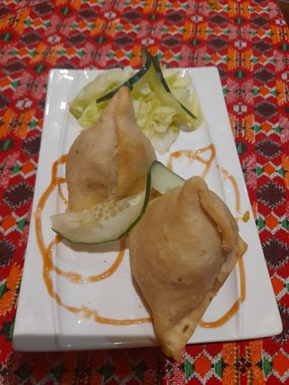 Samosa De Pollo (2 Uds.)