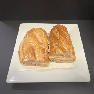 Bocadillo Frio De Queso Curado