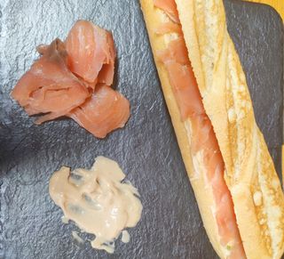 Baguette de cóctel de salmón