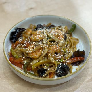 Удон с креветками