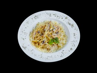 Фетучіні з куркою та грибами