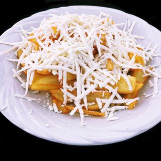 Пържени картофи със сирене (300г)