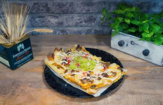 NACHOS DE CARRILLADA