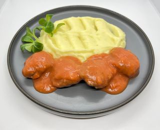 Chiftele marinate cu piure