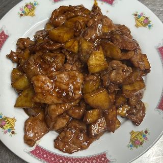 65. Ternera Con Trozos De Patata Salteada