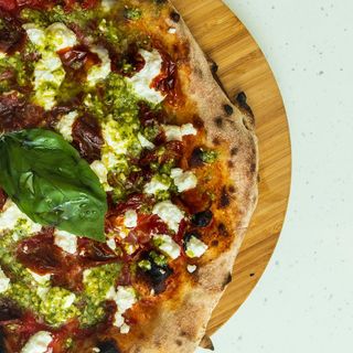 Pizza Pesto E Burrata (30 Cm.)