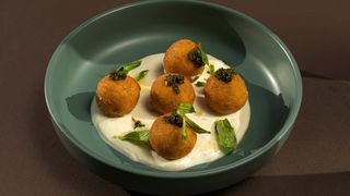 შემწვარი ნადუღი გაწურული მაწვნით / Fried Nadughi (Soft Cottage Cheese) with