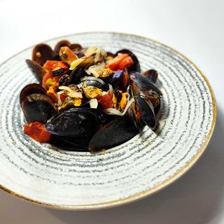 Scoici in sos de vin