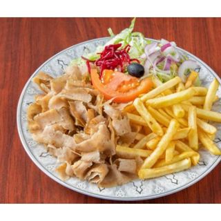Kebab Con Patatas, Ternera Y Salsa