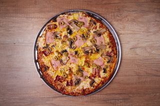 Bacon Capricciosa pizza 30 cm