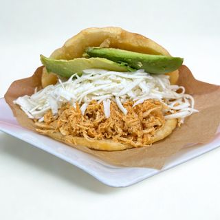 Arepa de pollo especial