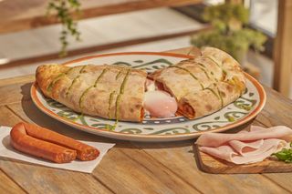 CALZONE CHISTORRA E UOVO