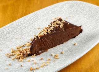 BOMBÓN DE CHOCOLATE EN TARTA