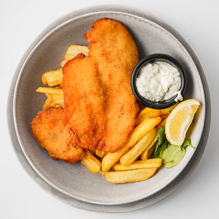 Pileća bečka s krumpirom i tartar umakom