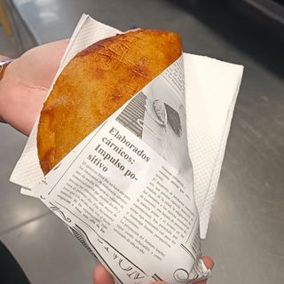Empanada De Jamón Y Queso