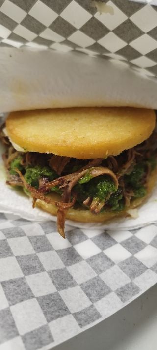 Arepas carné mechada