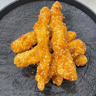 Pohovani pileći štapići sa pomfritom 400gr