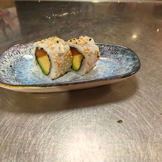 60. Salmón roll
