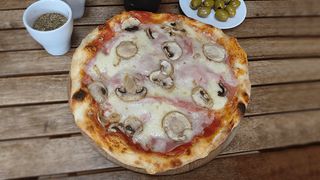 Capricciosa pizza 24 cm