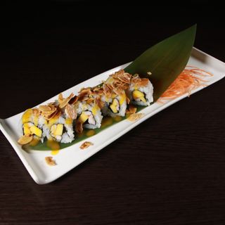 158. Uramaki ebi mango