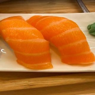 Nigiri Salmón (2 Pzs.)