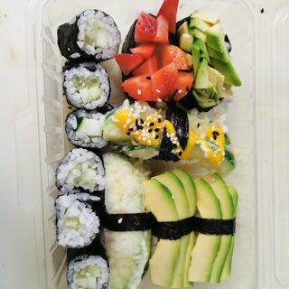 516.Sushi vegetariano