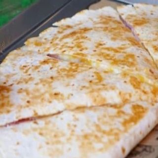 Quesadilla De Pollo Marinado