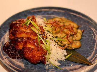 Курка в медово часниковому соусі