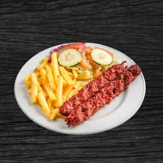 Shish Con Patatas Y Ensalada