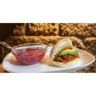 Pan bao de cochinita