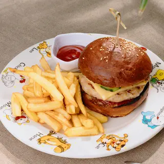 Burgher de pui cu cartofi paii