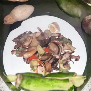 Lignje sa povrćem