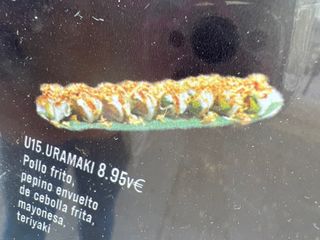 U15. Uramaki Pollo Frito Y Pepino (8 Pzs.)