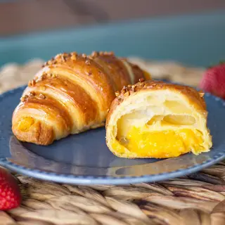 Croissant com Recheio doce de ovos