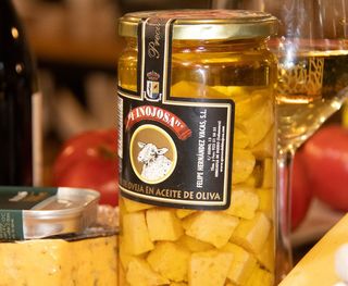 Queso En Aceite (180gr.)