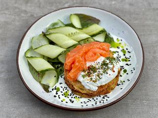 Кабачкові оладки з лососем (325g)