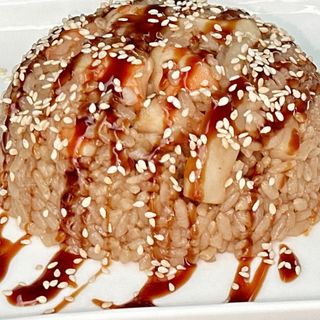 ბრინჯი ზღვის პროდუქტებით სოიოს სოუსში