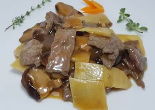 137 Vitello con bambù funghi