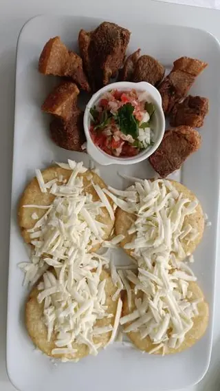 Arepa de Cochino frito