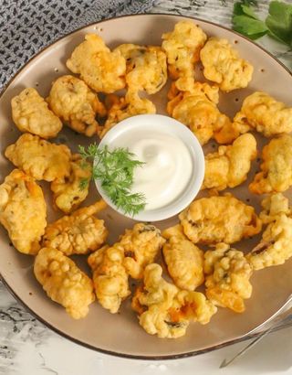 Midii prăjite în aluat la bere