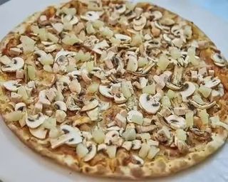 Pizza Howayna Vegan Média