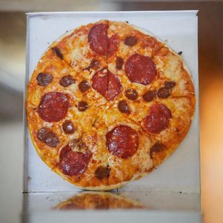 Pizza Pepperoni  (33 Cm.)