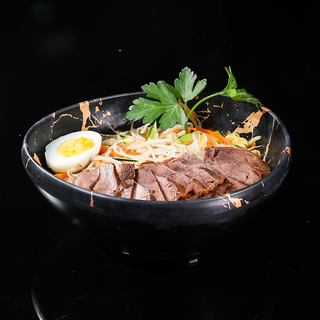 64. Ramen in brodo manzo